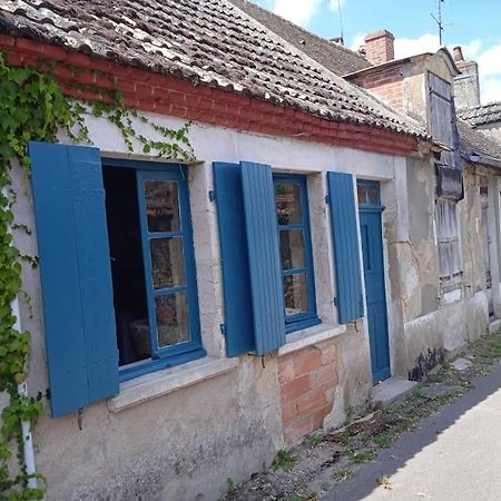 Petite Maison De Village Ygrande Екстериор снимка