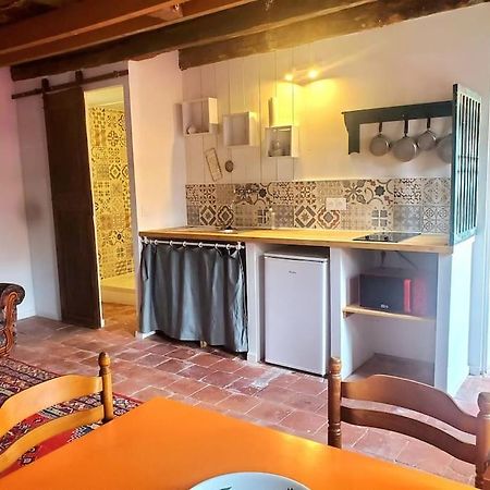 Petite Maison De Village Ygrande Екстериор снимка
