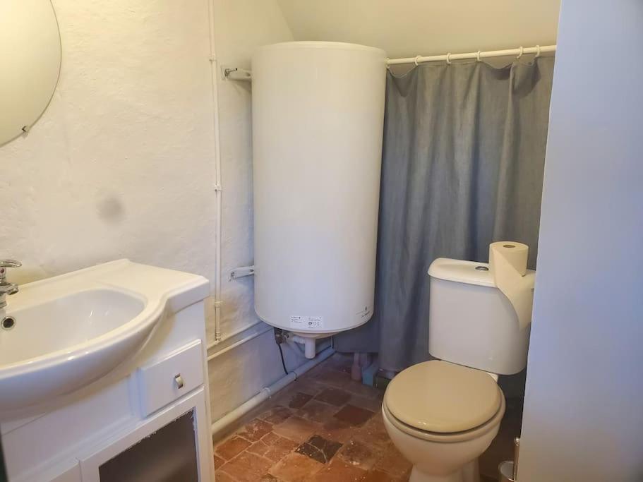Petite Maison De Village Ygrande Екстериор снимка