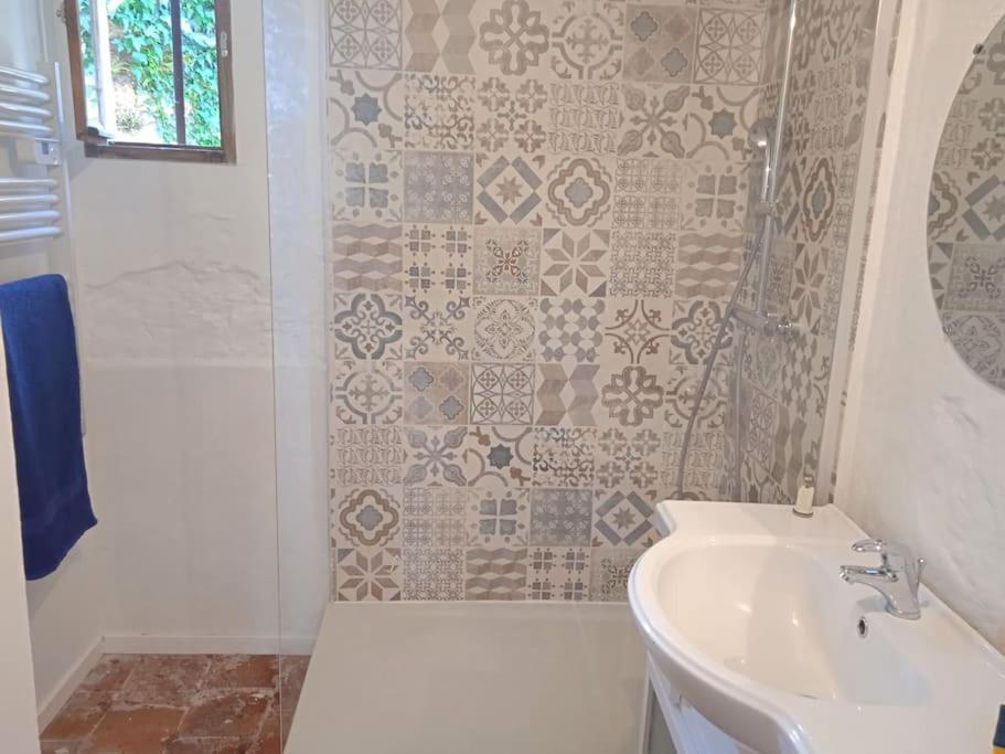 Petite Maison De Village Ygrande Екстериор снимка