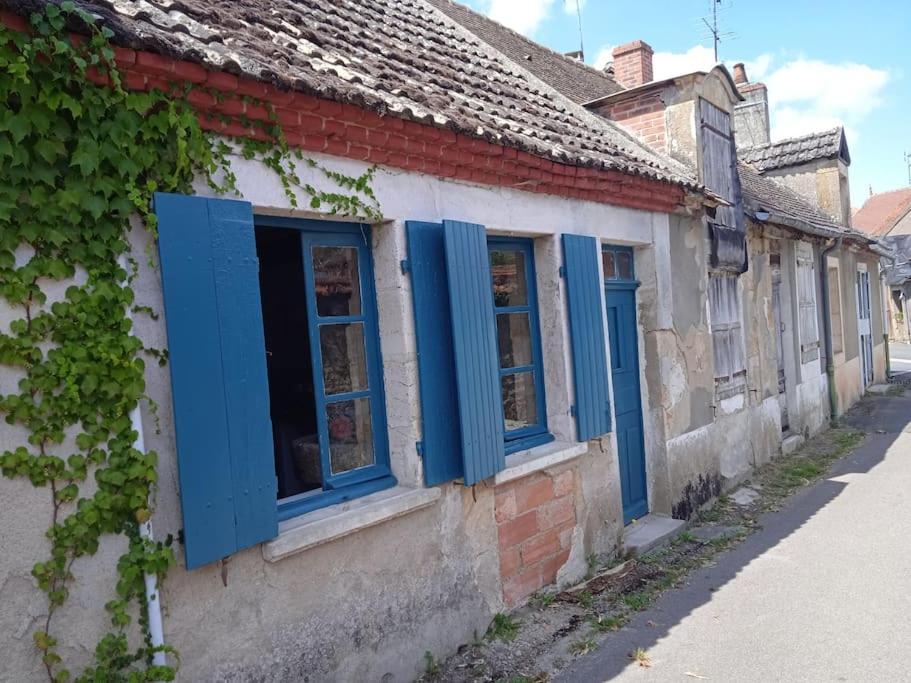 Petite Maison De Village Ygrande Екстериор снимка