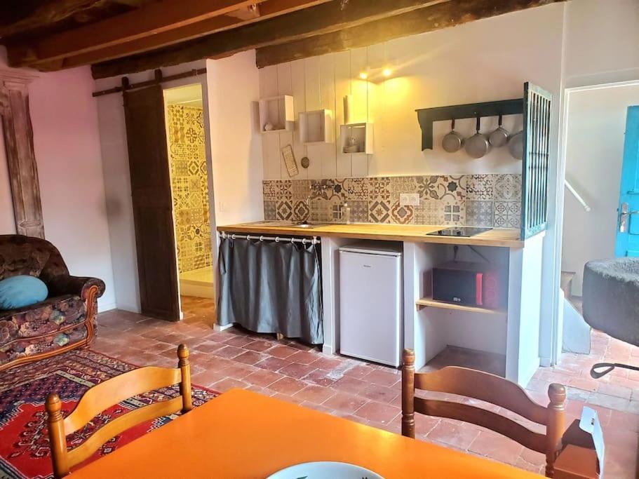 Petite Maison De Village Ygrande Екстериор снимка
