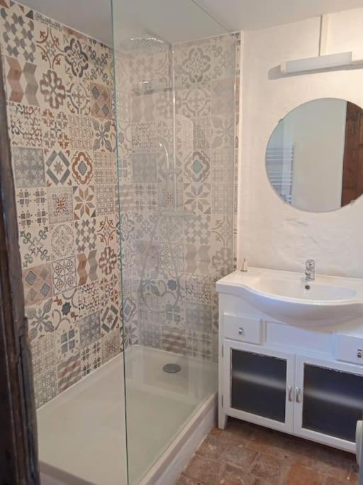 Petite Maison De Village Ygrande Екстериор снимка